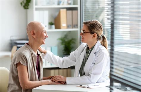 El rol clave de la medicina interna en pacientes oncológicos Sociedad