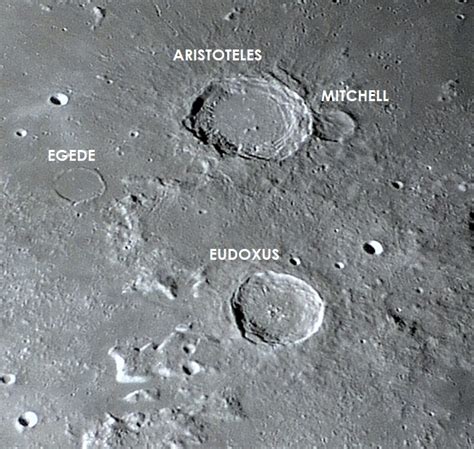 Crateras Aristoteles E Eudoxus Vaz Tolentino Observat Rio Lunar