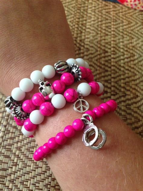 Cr Ation Lili Z Hyppiz Bracelets Rose Et Blanc Ensemble De