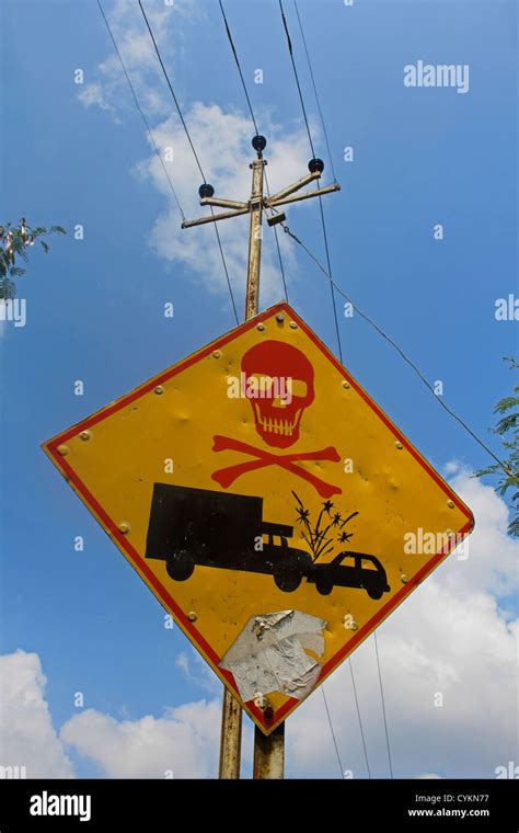 Cartello Stradale Di Pericolo Immagini E Fotografie Stock Ad Alta