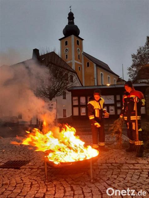 Ebnather Christbäume sorgen für Wärme Onetz