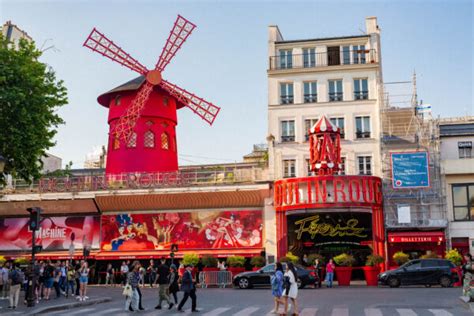 20+ MEMORABLE Things to Do in Montmartre (That'll Inspire You!)