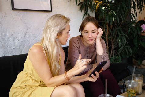 Here's What Could Happen If You Just Let Your Money Sit in a Savings