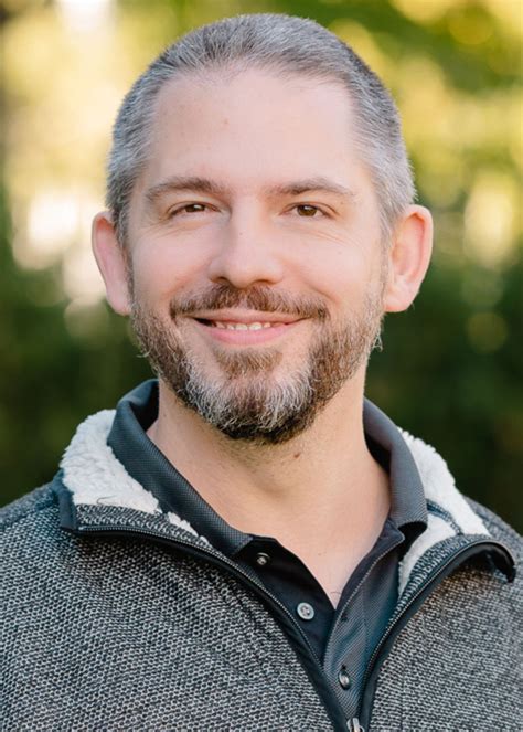 Professional Profile and Biography of Damien Carter 40