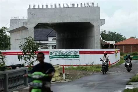 Separator Ring Road Utara Proyek Tol Jogja Solo Mulai Dibongkar Begini