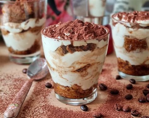 TIRAMISU GOLOSO AL BICCHIERE Dolce Con Crema Al Mascarpone Senza Uova