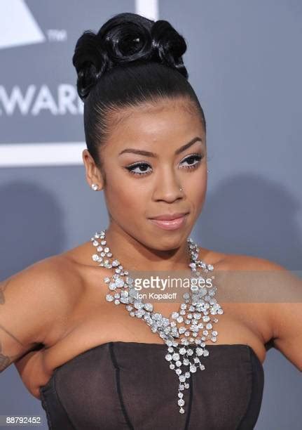 Us Grammys Cole Arrives Photos Et Images De Collection Getty Images