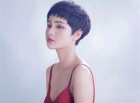 Hiền Hồ diện bộ cánh nude quay MV với tạo hình đáng thương