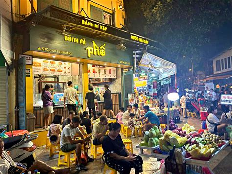 OLD QUARTER STREET FOOD | HANOI, VIETNAM