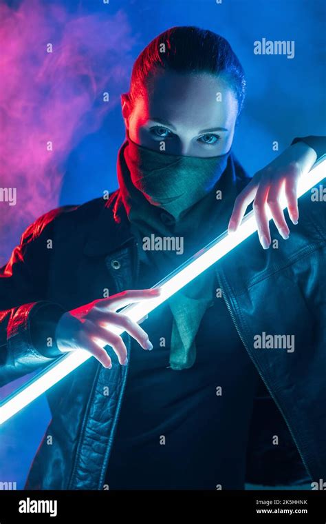 Cyberpunk krieger Fotos und Bildmaterial in hoher Auflösung Alamy