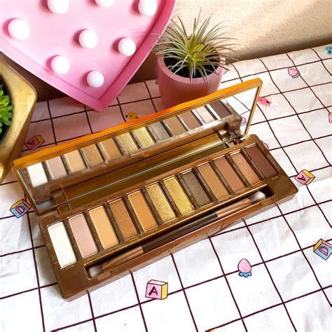 Marshmallow Beauty Blog Reviews Urban Decay Naked Honey Eyeshadow Palette Review