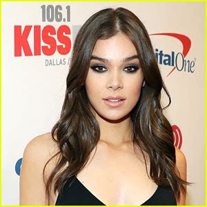 Hailee Steinfeld Shows Off Bikini Body In Christmas Eve Photo Bikini