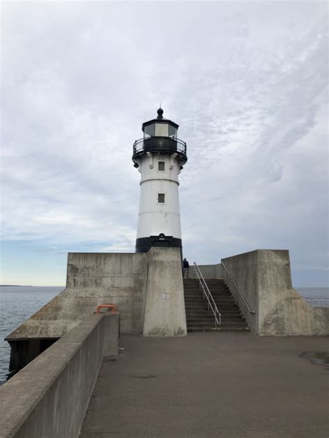 Duluth North Pier Lighthouse - Rec IT Adventures