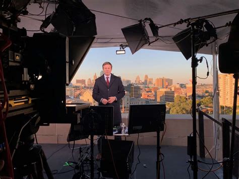 Cbs News Anchor Jeff Glor In Houston To Talk Texas Politics