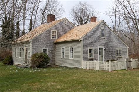 On the Market: A Historic Cape Cod Cottage – Boston Magazine