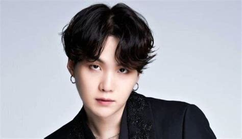 Filtran Fotos En Redes Donde Aparece Suga De BTS Con Su Novia