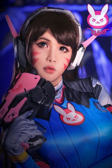 Cosplay D Va tuyệt đẹp từ hot girl người Mỹ gốc Việt Hana Đinh