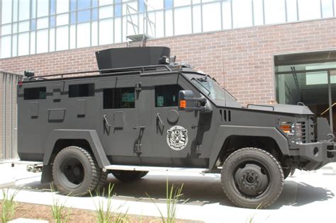 O.C. SWAT team rolls out armored BearCat – Orange County Register