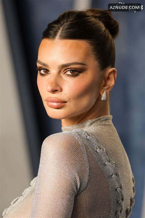 Emily Ratajkowski Sexy Flashes Her Hot Tits And Butt At The Vanity Fair Oscar Party In Beverly