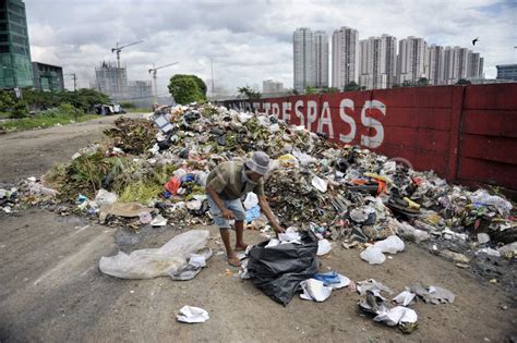 Volume Sampah Jakarta Antara Foto