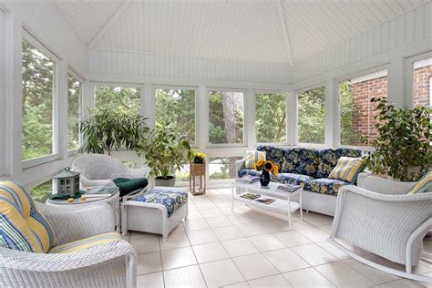 18 Enclosed And Screened-In Porch Ideas [Photo Inspiration]