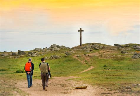 Dal Cammino di Santiago alla Via Francigena i percorsi più suggestivi