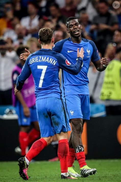 Photo Antoine Griezmann Et Paul Pogba Lors De La Demi Finale De L