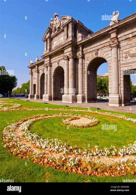 Spain Madrid Plaza De La Independencia View Of The Neo Classical