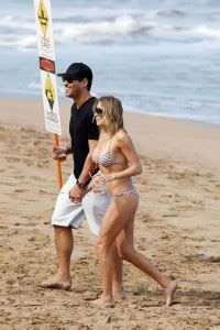 LeAnn Rimes In Bikini On The Beach In Maui Hawaii 3 LACELEBS CO