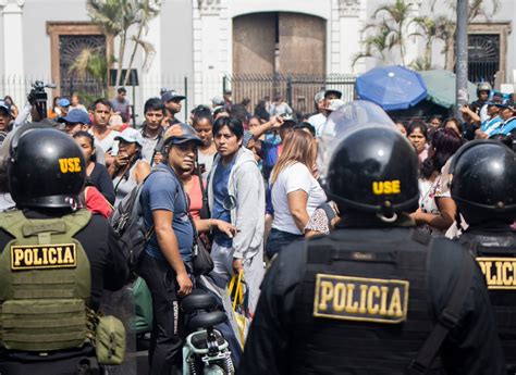 Wayka On Twitter AHORA Cientos De Comerciantes Protestan En