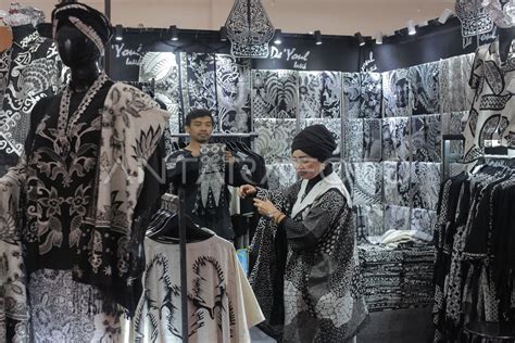 Pameran Adi Wastra Nusantara ANTARA Foto