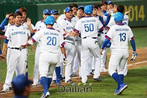 박병호 3점포 한국 고전 끝에 중국 격퇴대만과 결승