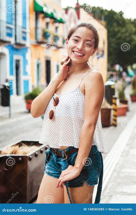 Retrato De Una Muchacha Latina En M Xico Mujer Mexicana Imagen De Archivo Imagen De Mexicano