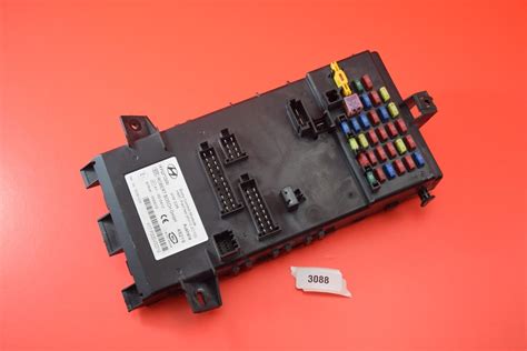 F 2 03 08 HYUNDAI TIBURON BCM BODY CONTROL MODULE FUSE BOX 95410 2C100