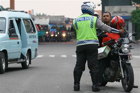 Polisi Menggelar Operasi Ketupat Untuk Ketertiban Dan Keamanan Arus