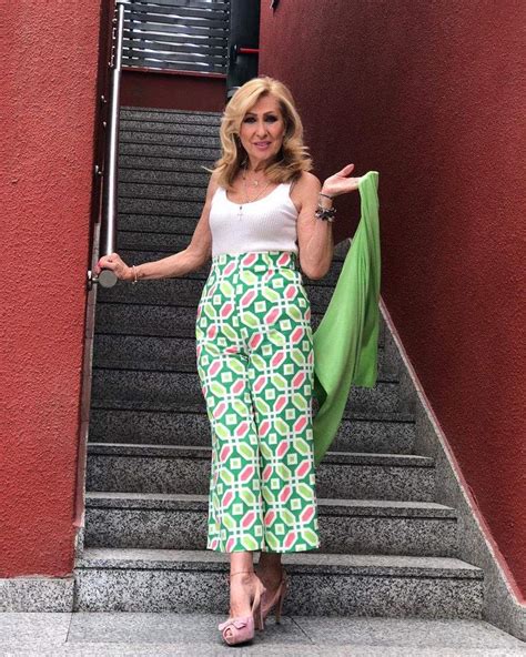 Rosa Benito Despide Agosto Posando Con Un Sugerente Bikini De Estilo Bandana