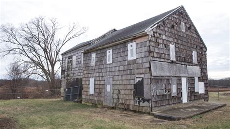 After surviving Battle of Monmouth, historic farmhouse is crumbling