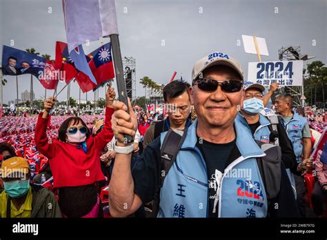 Kaohsiung Taiwan Th Jan Supporters Attend The Election