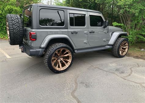 Jeep Wrangler JL Grey Fuel Off Road Flame 6 D805 Wheel Front