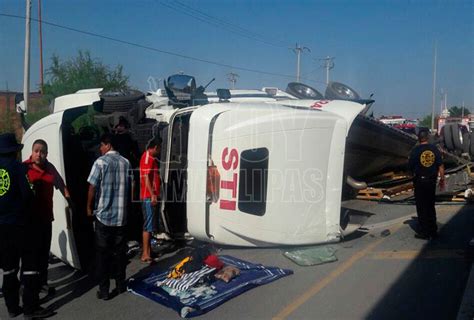 Hoy Tamaulipas Vuelca Trailer Cargado Con Laminas En Nuevo Laredo