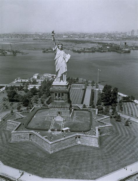 History of World: statue of liberty history