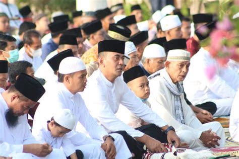 Sosok Letkol Inf Endik Yunia H Yang Ramah Dan Suka Berbaur Ini Bersama