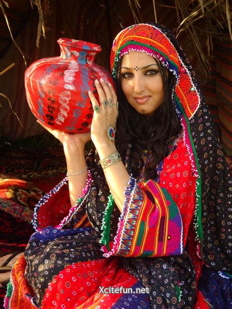 Seeta Qasemi Afghan Music Singer in Fashionable Traditional ...