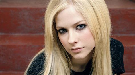 T Shirt Blonde Avril Lavigne Women Blue Eyes Hd Wallpaper Rare