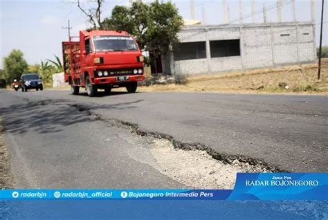 Jalur Alternatif Rusak Parah Radar Bojonegoro