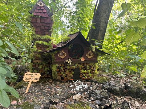 Trail Of Small Wonders At Westwood Hills Nature Center Minnesota Parent