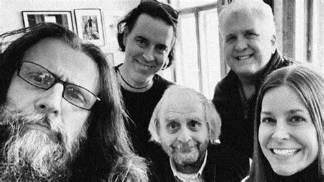 Rob Zombie Poses with The Munsters Cast in New Set Photo - Pedfire