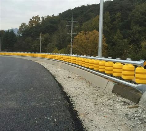 Traffic Safety Eva Buckets Rolling Crash Guardrail Road Roller Barrier