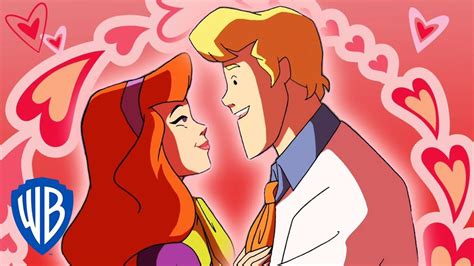 Fred And Daphne Kiss