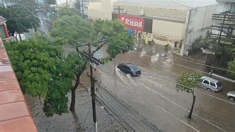 Temporal Deixa Ruas Alagadas E 160 Mil Sem Luz Em Porto Alegre Rio